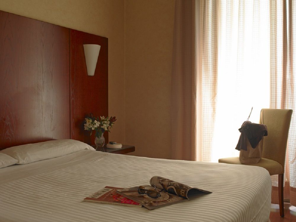 Hotel Arosa Madrid Room photo