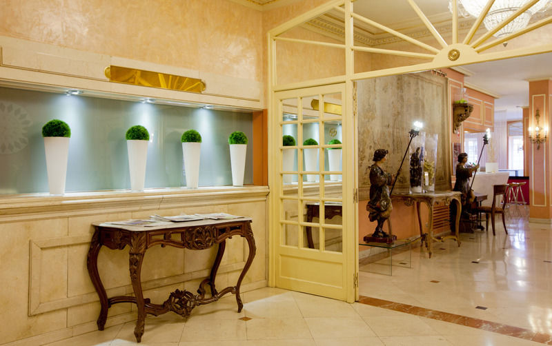 Hotel Arosa Madrid Exterior photo