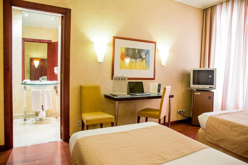 Hotel Arosa Madrid Exterior photo