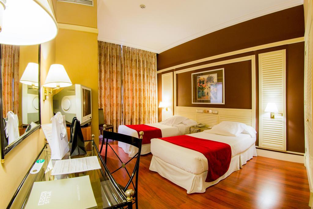 Hotel Arosa Madrid Exterior photo