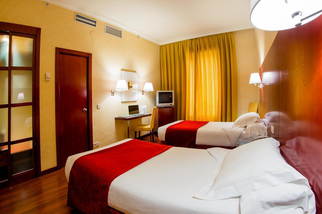 Hotel Arosa Madrid Exterior photo